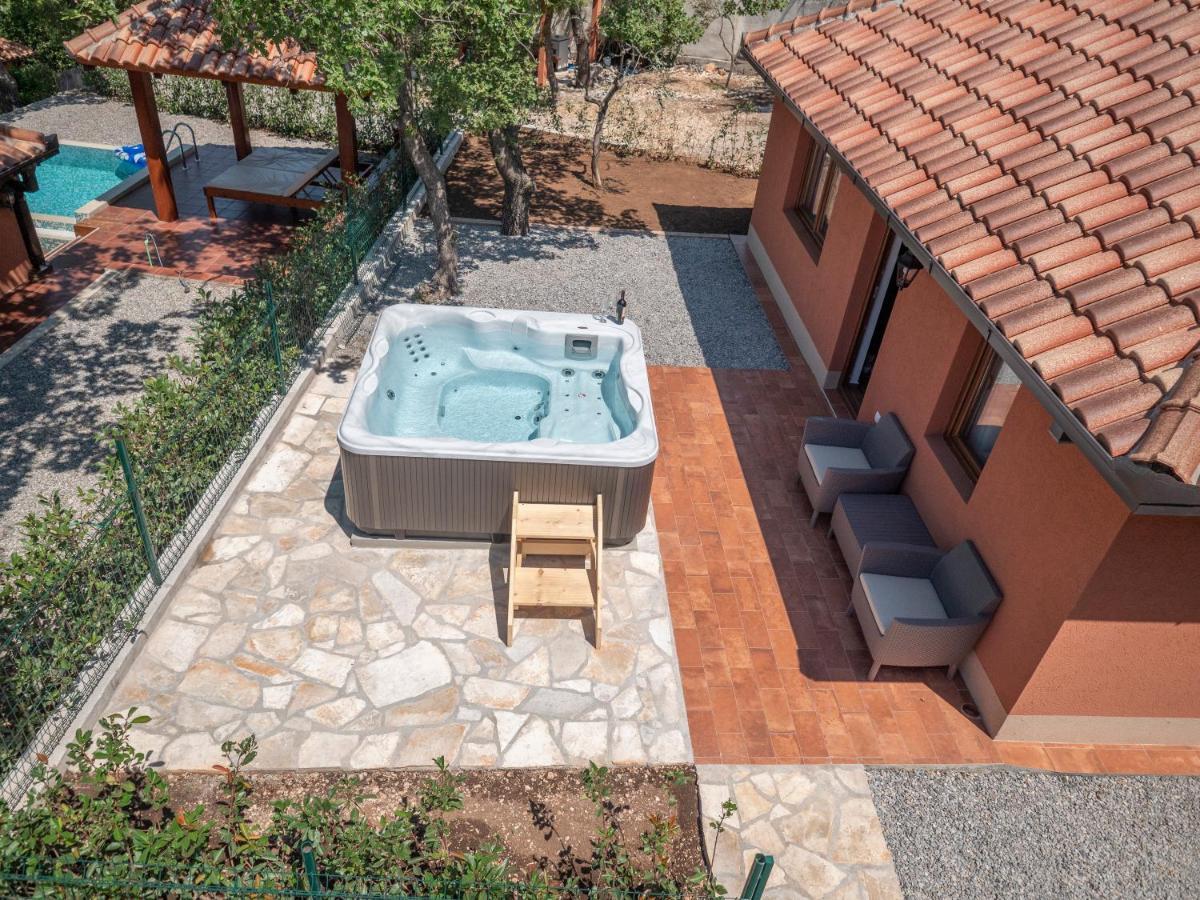 Apartment Harmonia & Pool *