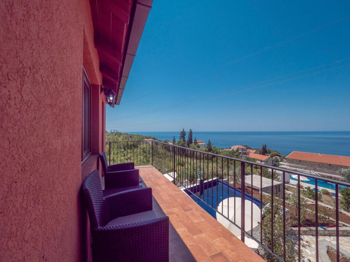 Harmonia & Pool * Sveti Stefan