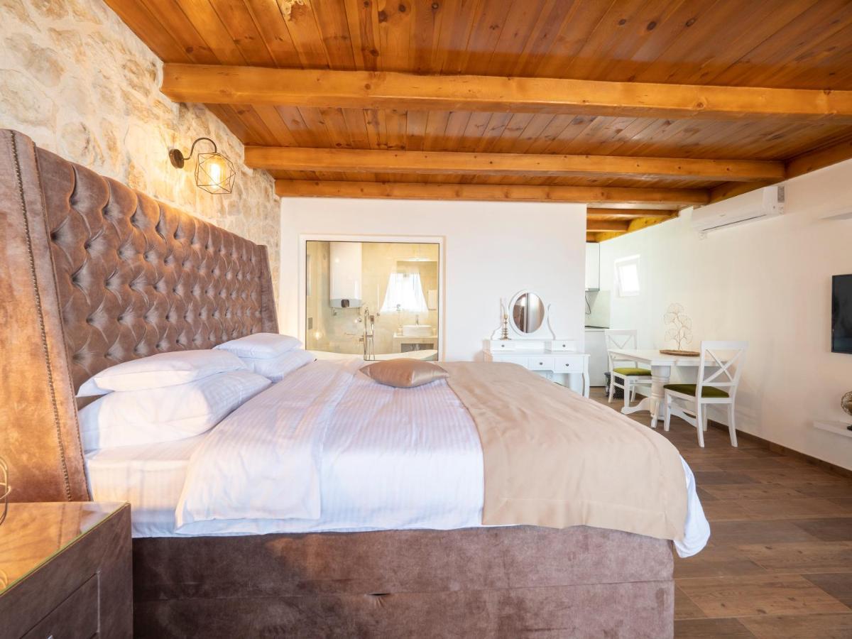 Harmonia & Pool * Sveti Stefan