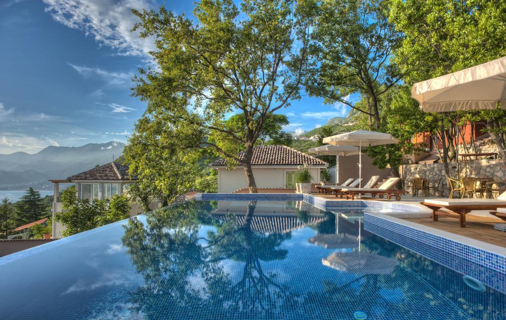 Harmonia & Pool Sveti Stefan