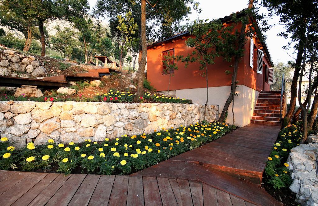 Apartment Harmonia & Pool Sveti Stefan
