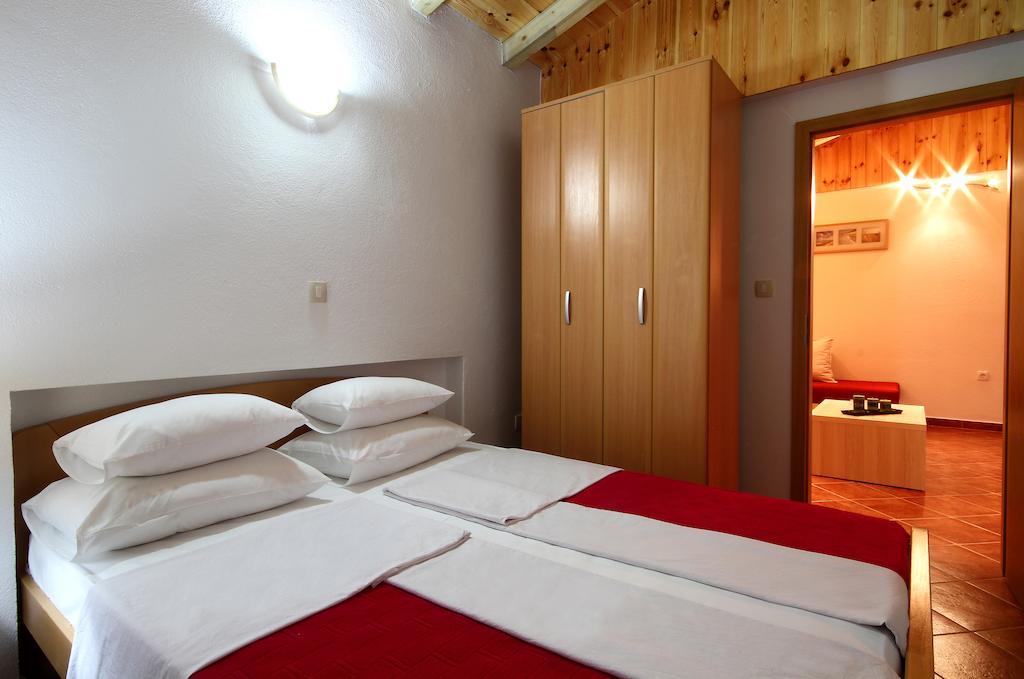 Apartment Harmonia & Pool Sveti Stefan