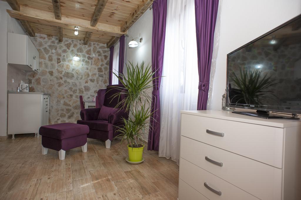 Apartment Harmonia & Pool