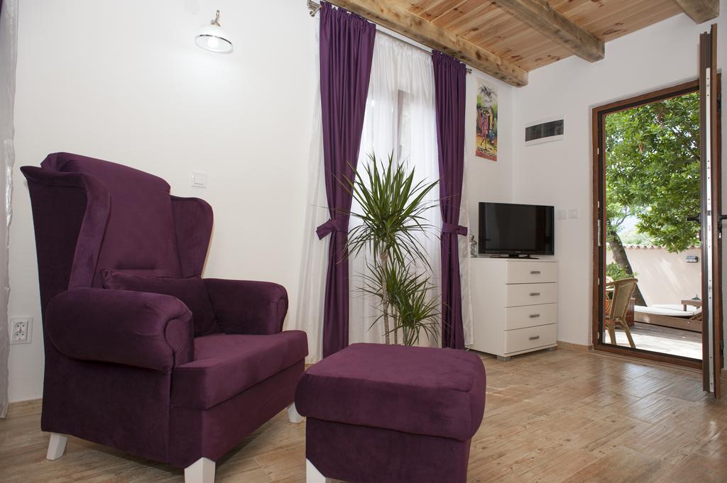Apartment Harmonia & Pool Sveti Stefan