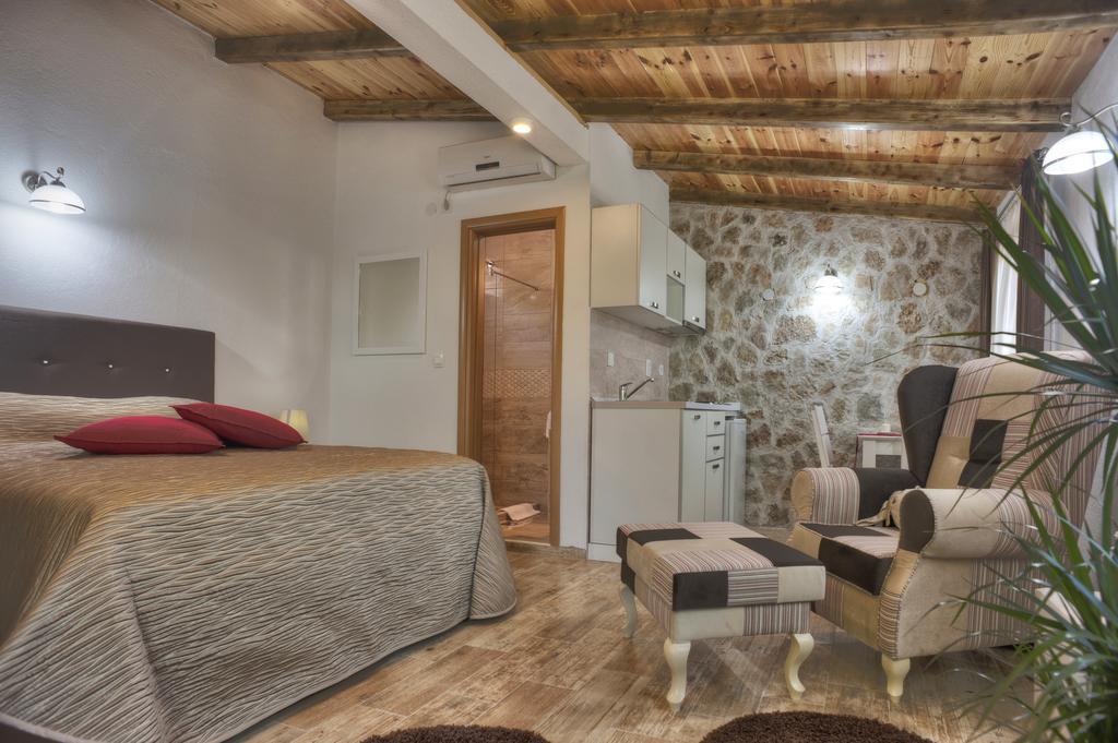 Apartment Harmonia & Pool *