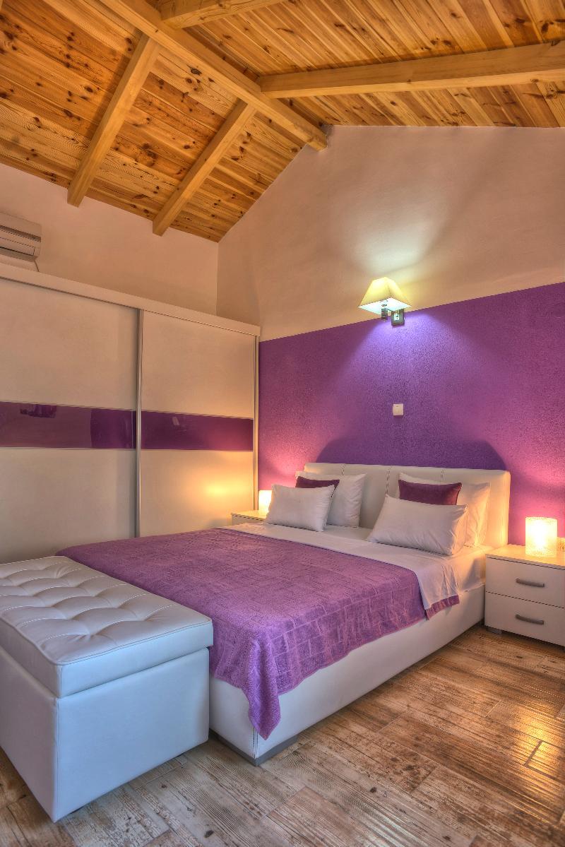 Harmonia & Pool Apartment *