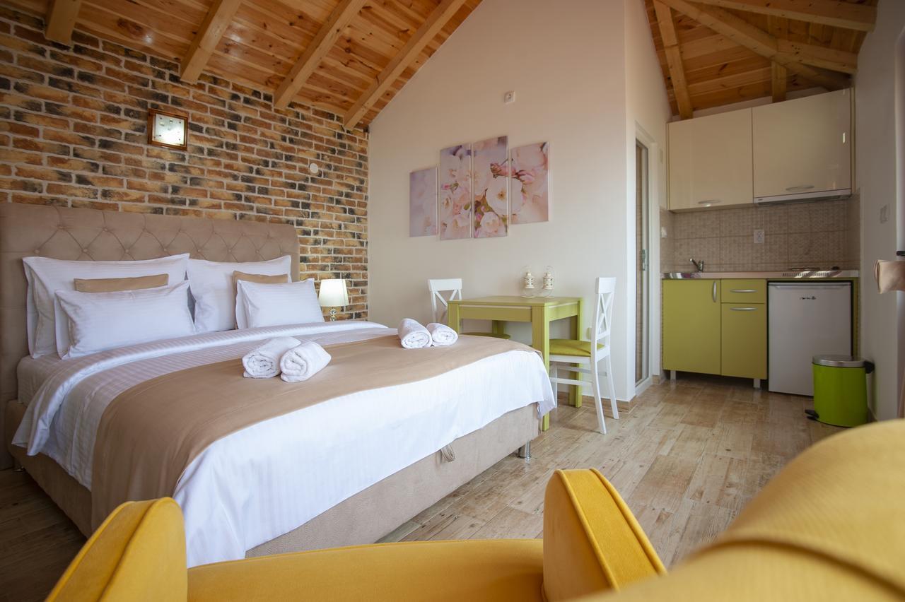 Apartment Harmonia & Pool Sveti Stefan
