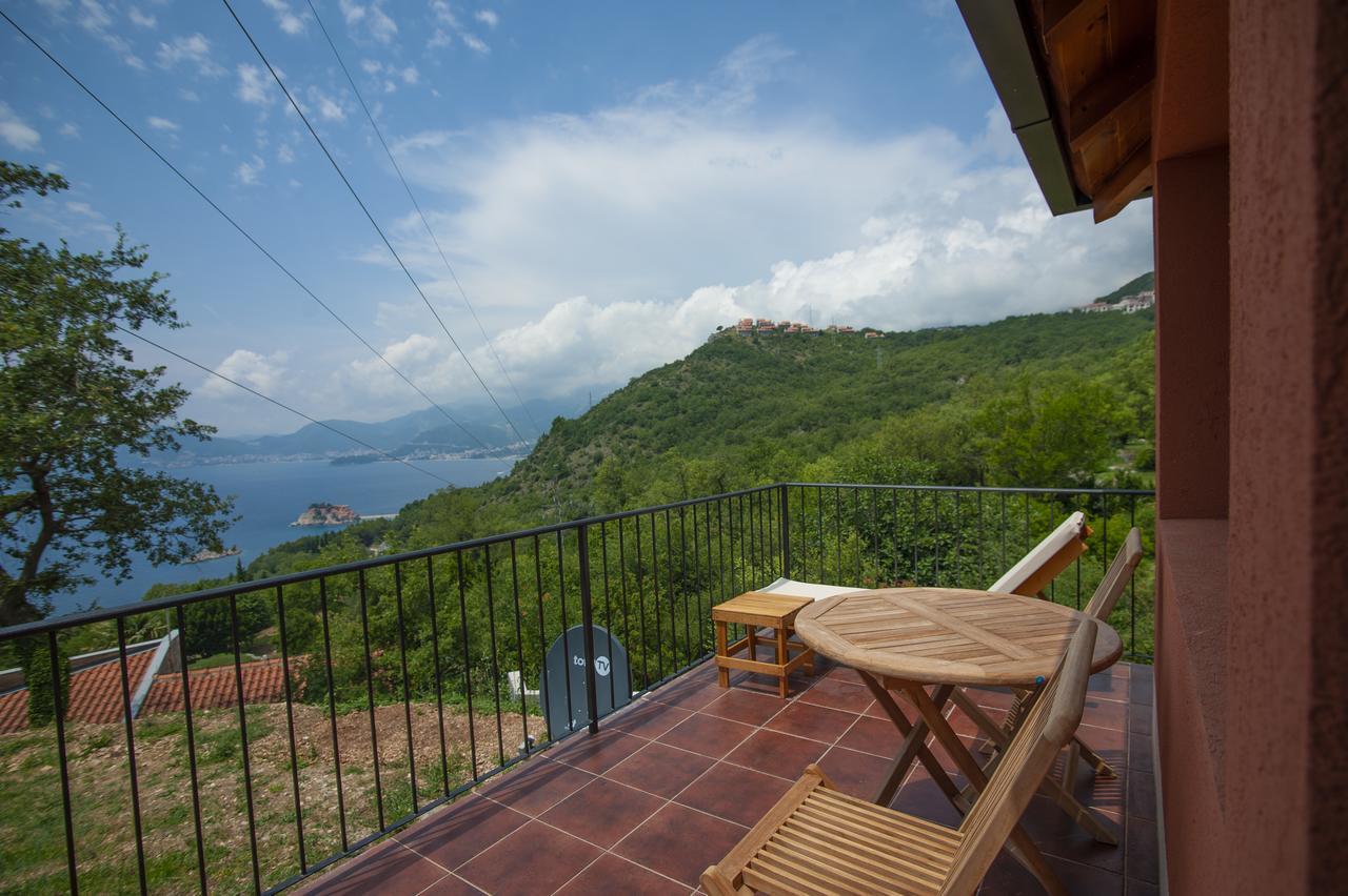 Harmonia & Pool * Sveti Stefan